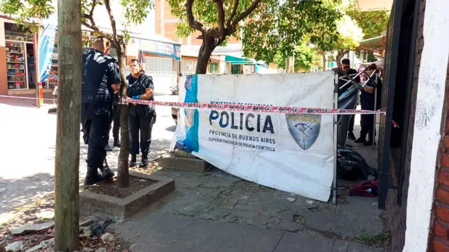 Persecución, vuelco y tiroteo en Villa Celina 17112025