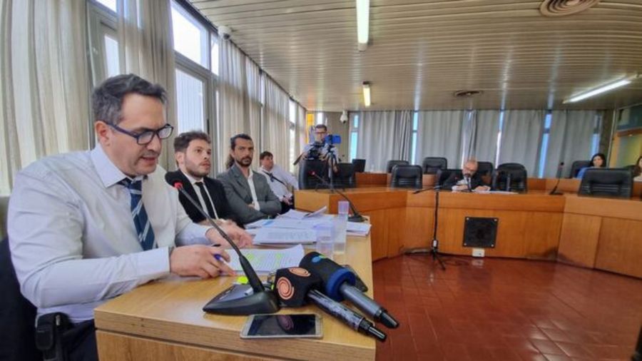 Defensa de Oscar González 