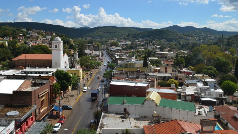 Avenida principal Río Ceballos