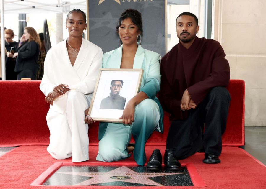 Letitia Wright, Taylor Simone Ledward y Michael B. Jordan