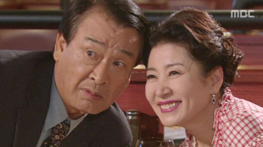 Lee Soon-jae y Kim Ja-ok en la comedia de MBC High Kick Through the Roof (2009-10)
