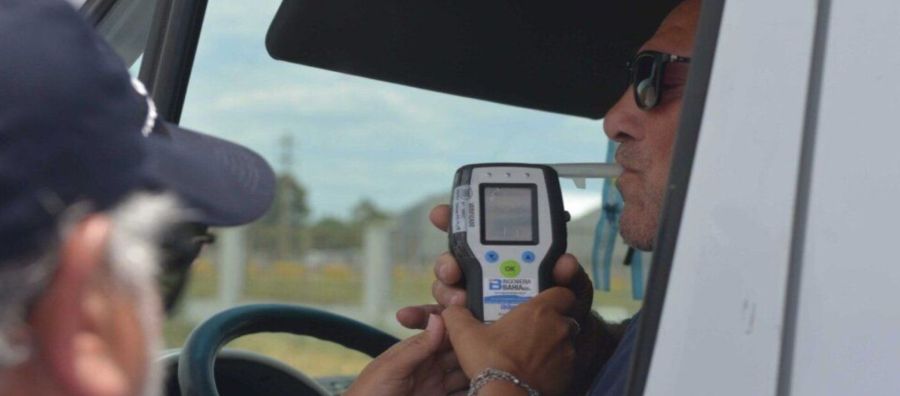 ¿Qué pasa si un conductor se niega a realizarse un test de alcoholemia?