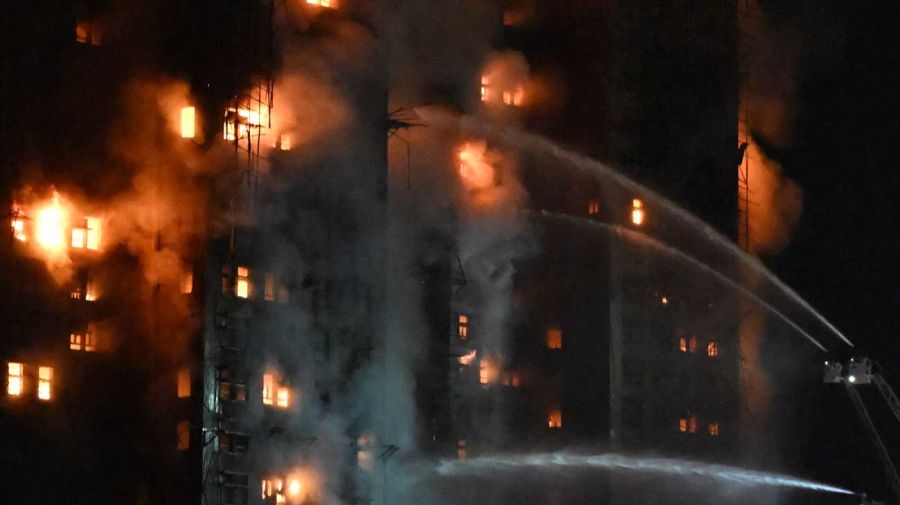 Incendio en un Complejo de Torres en HONG KONG 26112025