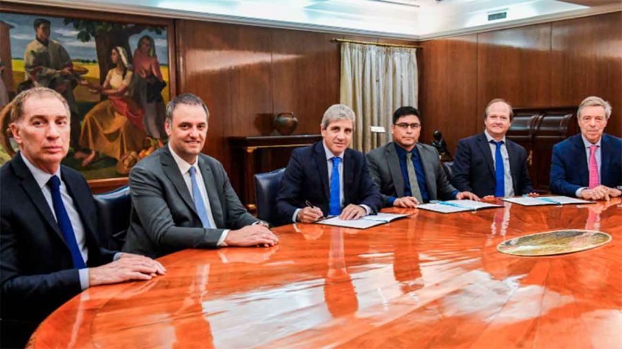 Meeting with Manuel Adorni in the Treasury 27112025