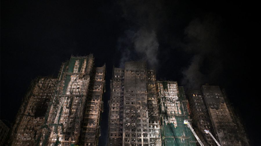 Burning buildings in Hong Kong 28112025