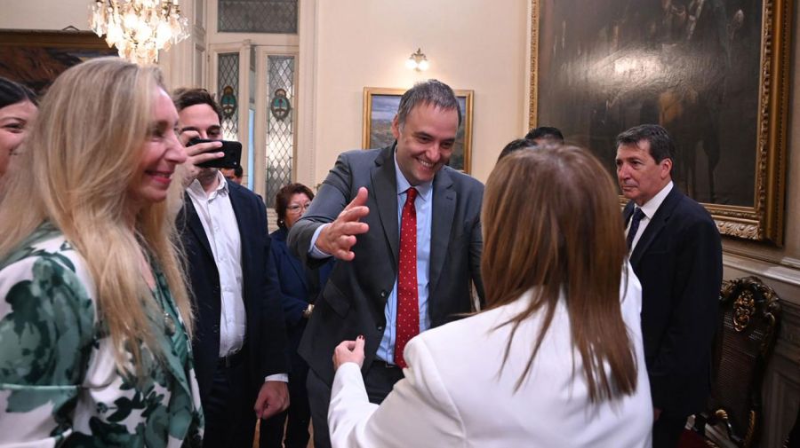 Karina Milei, Manuel Adorni y Diego Santilli asistieron a la jura de Patricia Bullrich 28112025