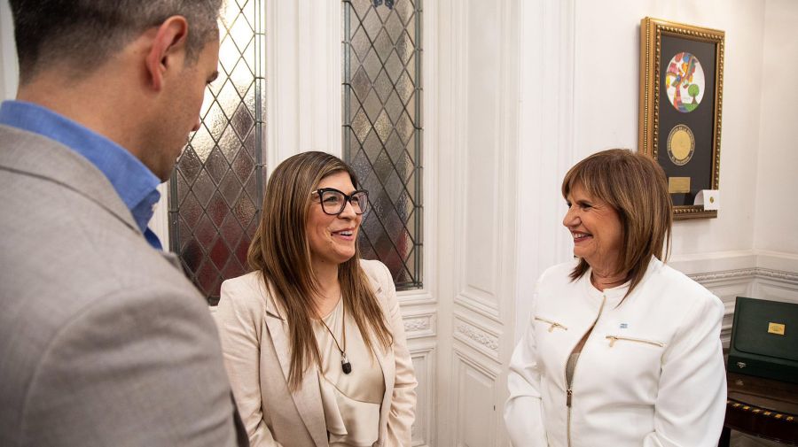 Junto a Bullrich y Menem, la diputada santafecina Verónica Razzini anunció que se suma a LLA.