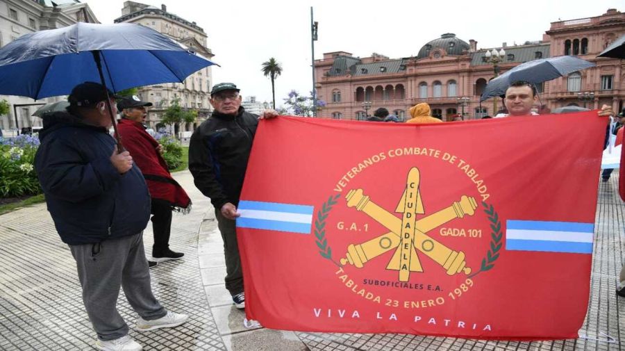 The Black Scarves March and the Counter-March 2