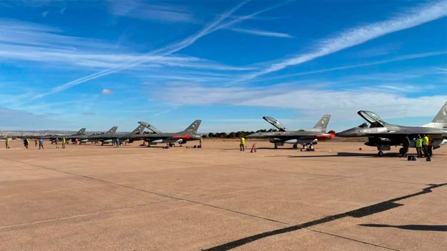 Llegan los F-16 0112025