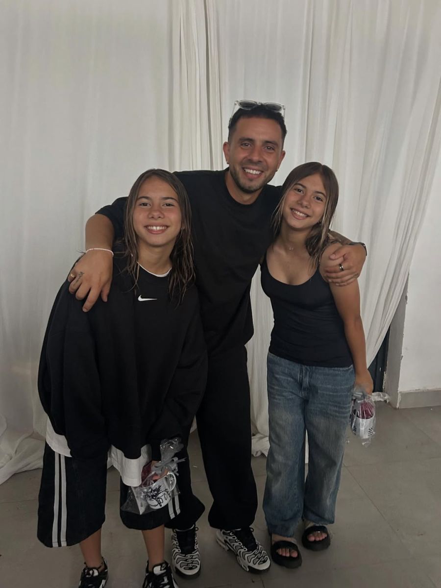 Charis y Bella, las hijas mellizas de Cinthia Fernández y Matías Defederico