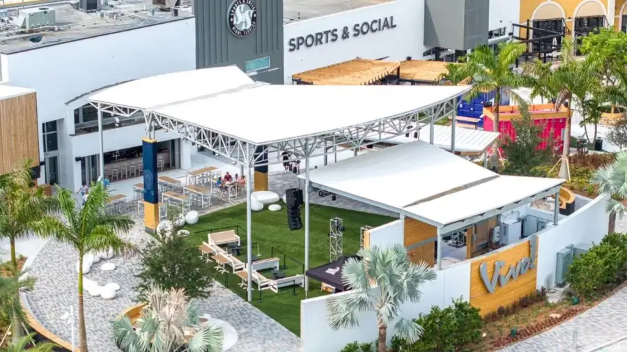 Cinco argentinos arrestados por robar mercadería en Dolphin Mall de Miami serán deportados a Argentina