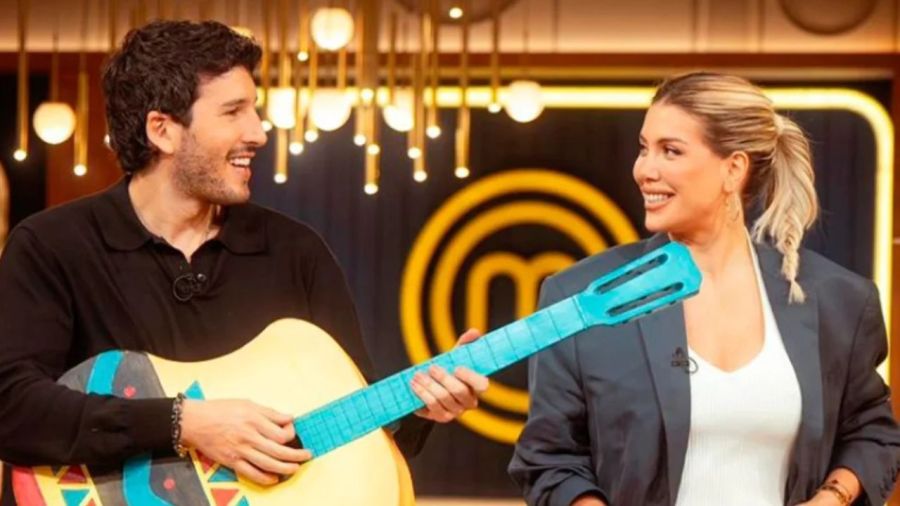La reacción de Maxi López al notar tensión y acercamientos entre Sebastián Yatra y Wanda Nara en MasterChef Celebrity