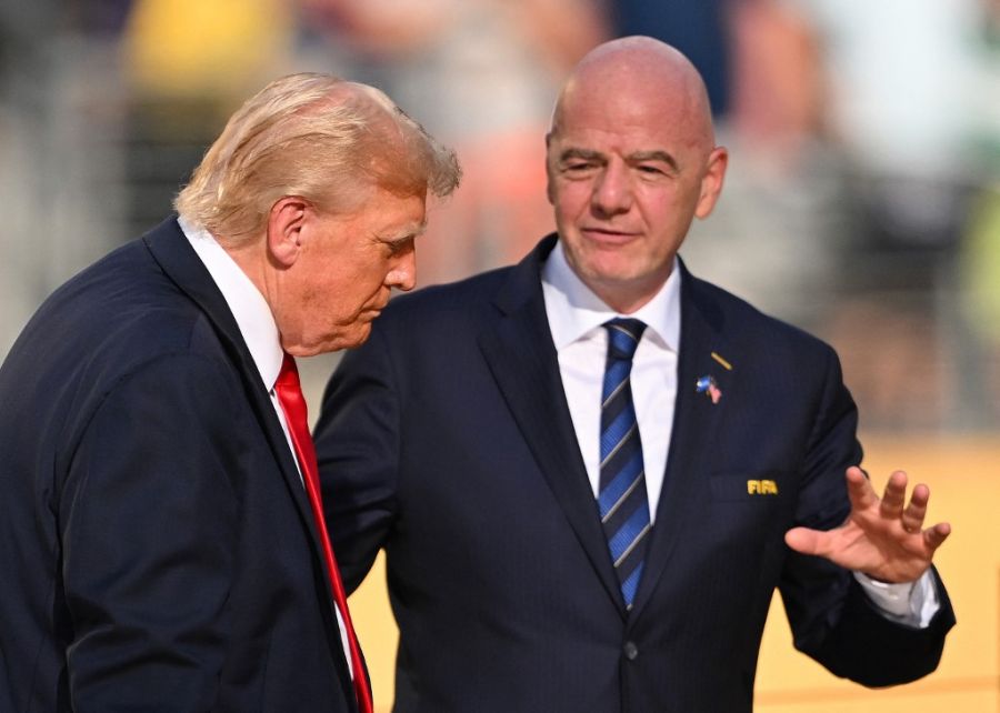 Donald Trump junto a Gianni Infantino