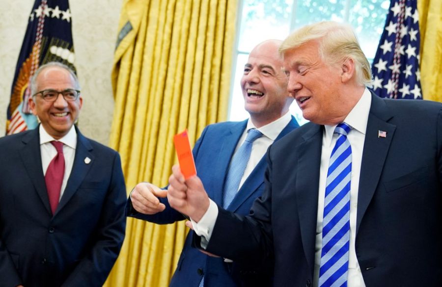 Donald Trump junto a Gianni Infantino