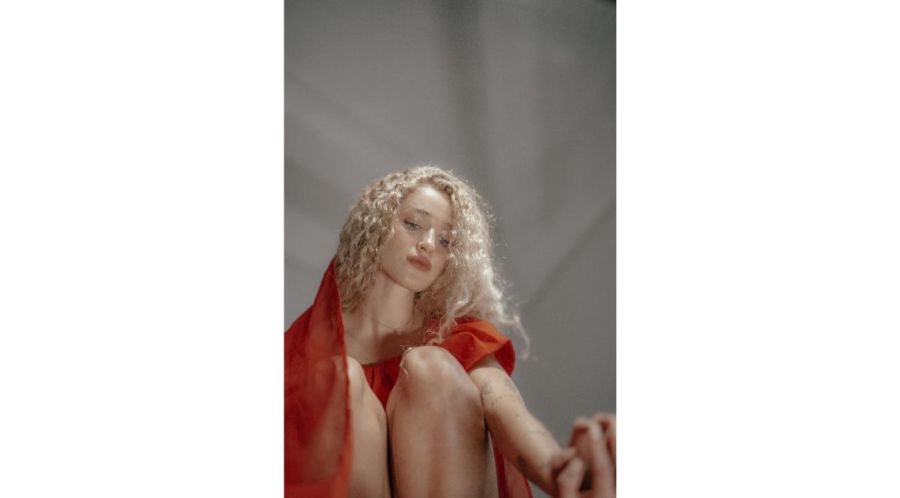 Sofi Mirotti presenta “Mentiras de Princesa”: un nuevo adelanto de su primer disco pop latino