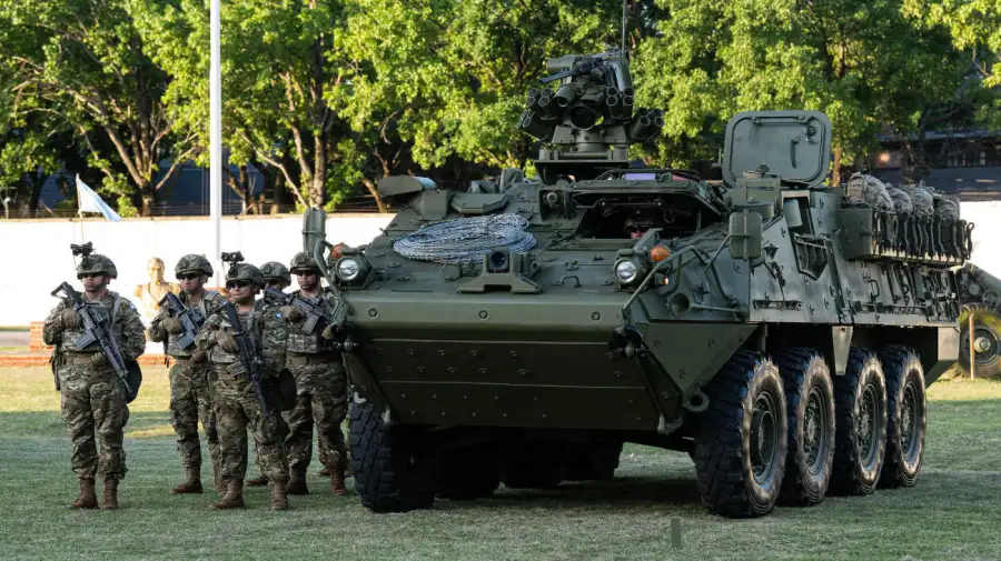 Argentina recibe vehículos blindados Stryker de Estados Unidos 20251203