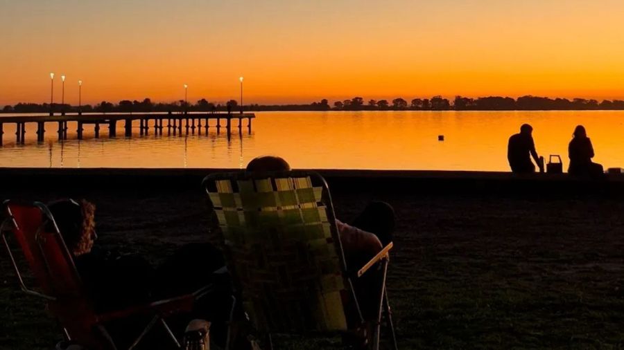 Atardecer en la Laguna de Chascomus 