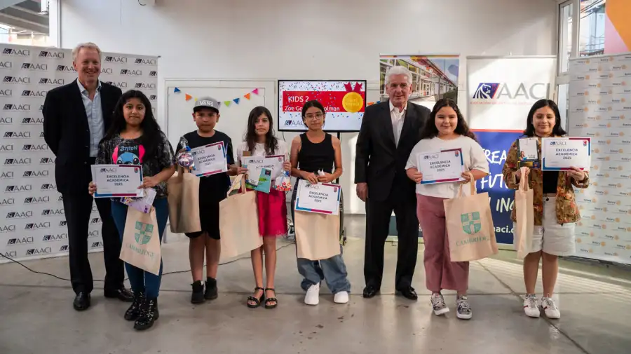 Alumnos del Barrio Mugica celebran el fin del ciclo lectivo 2025 en el Centro Comunitario Bajoautopista 05122025