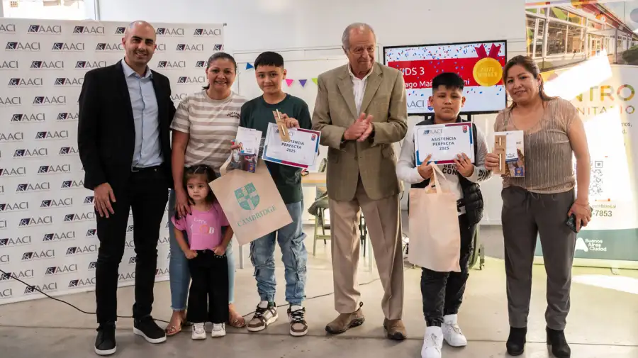 Alumnos del Barrio Mugica celebran el fin del ciclo lectivo 2025 en el Centro Comunitario Bajoautopista 05122025