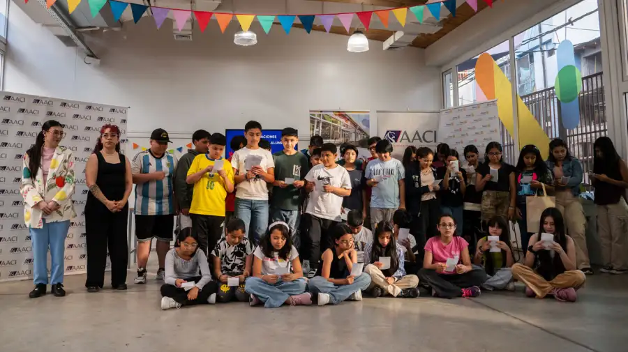 Alumnos del Barrio Mugica celebran el fin del ciclo lectivo 2025 en el Centro Comunitario Bajoautopista 05122025