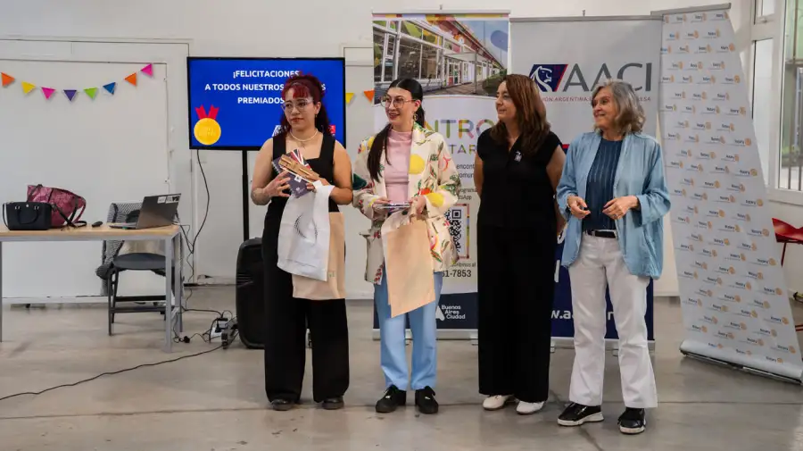 Alumnos del Barrio Mugica celebran el fin del ciclo lectivo 2025 en el Centro Comunitario Bajoautopista 05122025