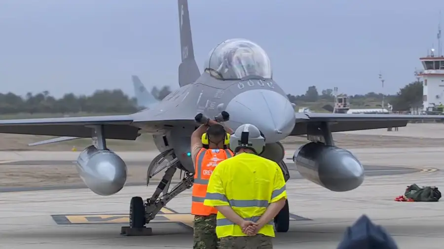 El acto oficial de presentación de los F16 en Córdoba.