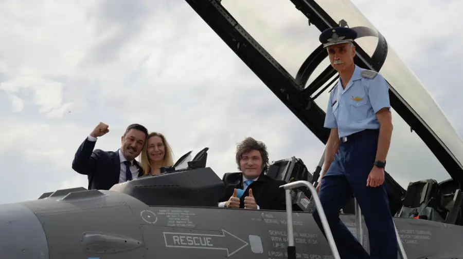 Milei en el acto de presentación de la flota F-16 06122025