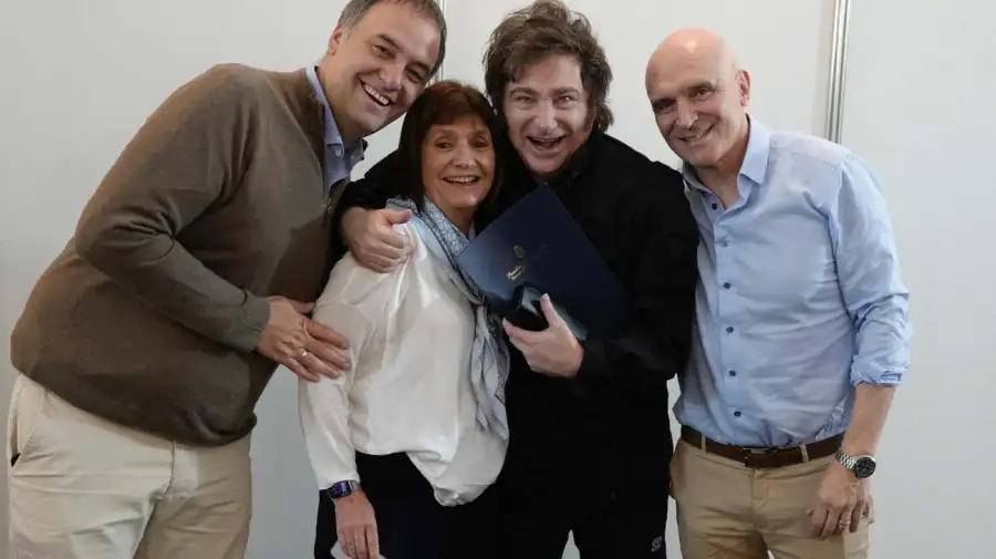 Brillo y ocaso del exsocio de Milei: Espert pasó de candidato competitivo a mancha venenosa en LLA.