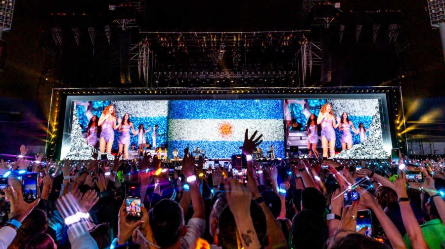 Shakira deslumbró en el primero de sus tres conciertos en Vélez 20251209