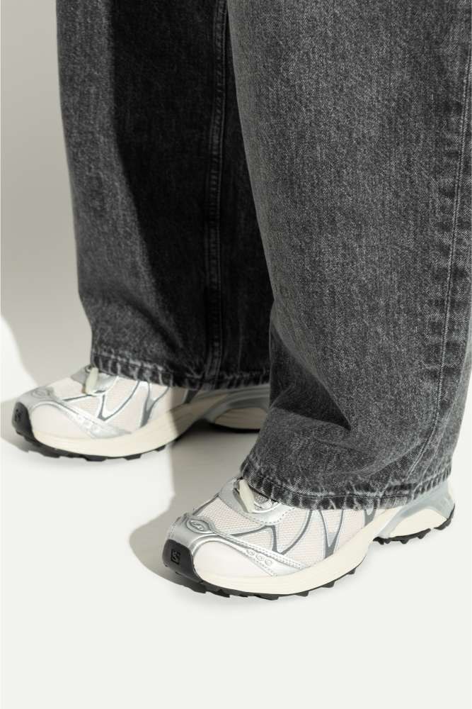 Zapatillas retro futuristas