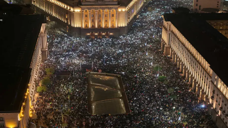 Rossen Jeliazkov, primer ministro de Bulgaria renuncio 20251211