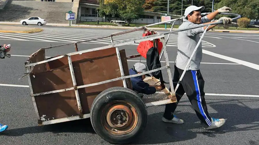 131225_cartonero_pobreza_infantil_indigencia_na_g