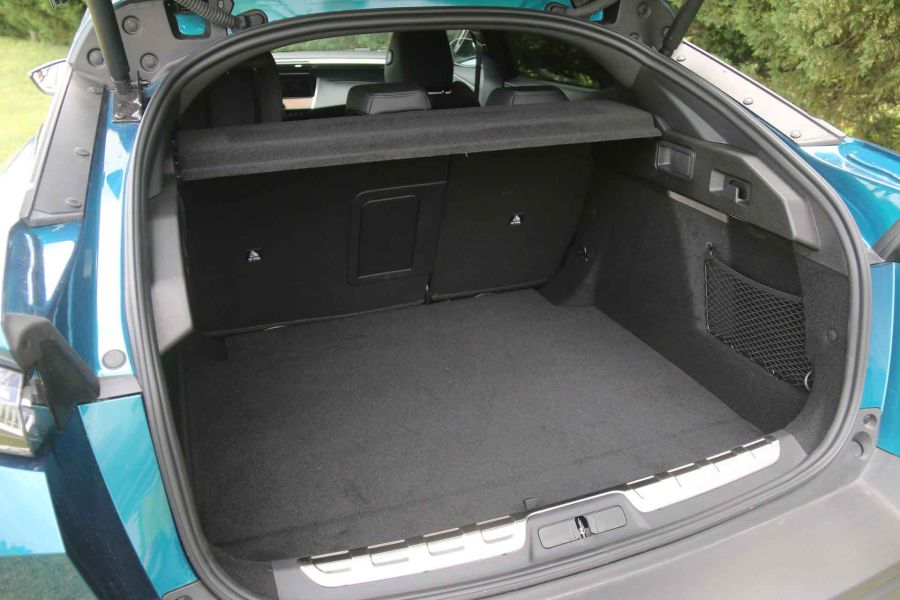 Probamos el nuevo Peugeot 408 GT: Cambia, todo cambia...