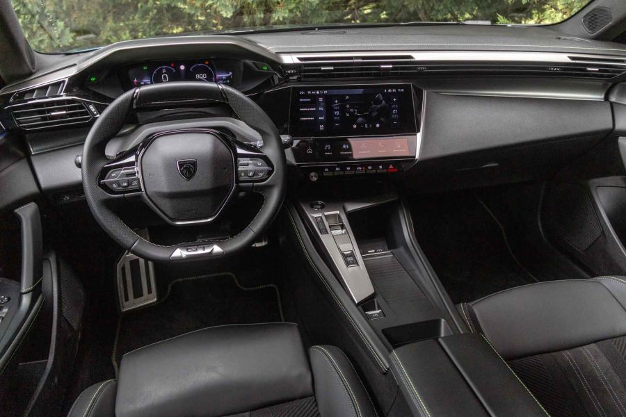 Probamos el nuevo Peugeot 408 GT: Cambia, todo cambia...