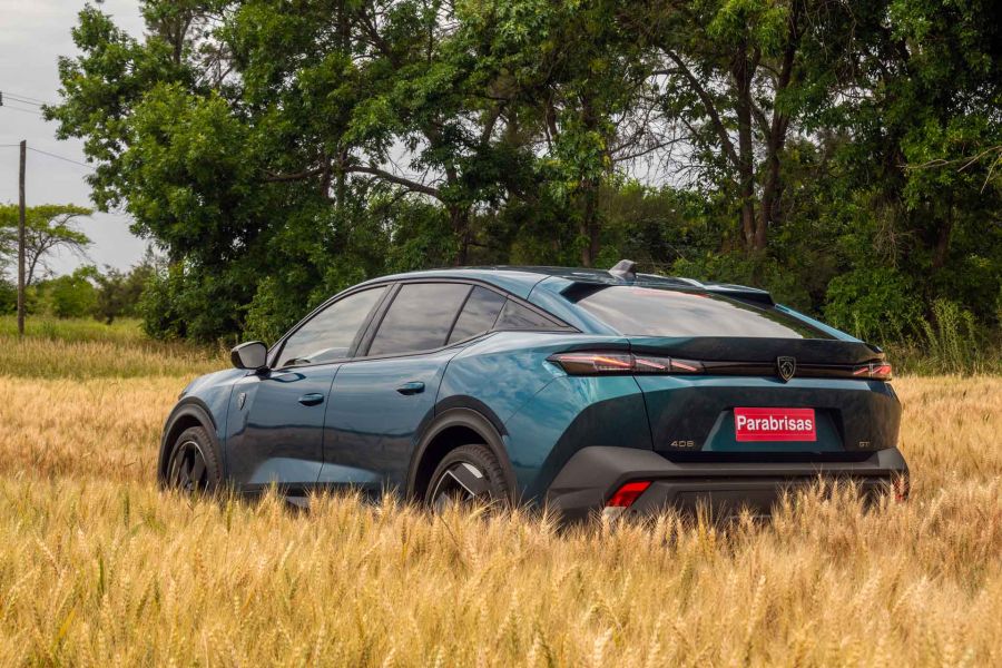 Probamos el nuevo Peugeot 408 GT: Cambia, todo cambia...