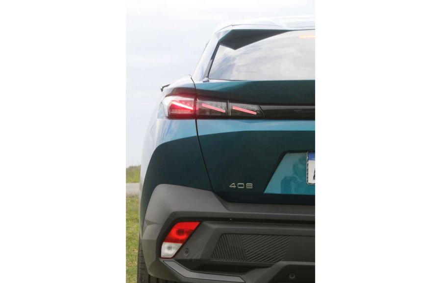 Probamos el nuevo Peugeot 408 GT: Cambia, todo cambia...