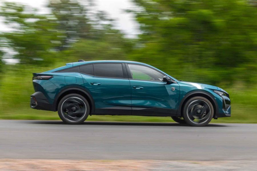 Probamos el nuevo Peugeot 408 GT: Cambia, todo cambia...