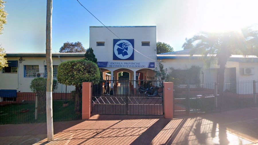 Quién es la madre acusada de estafar a egresados 17122025