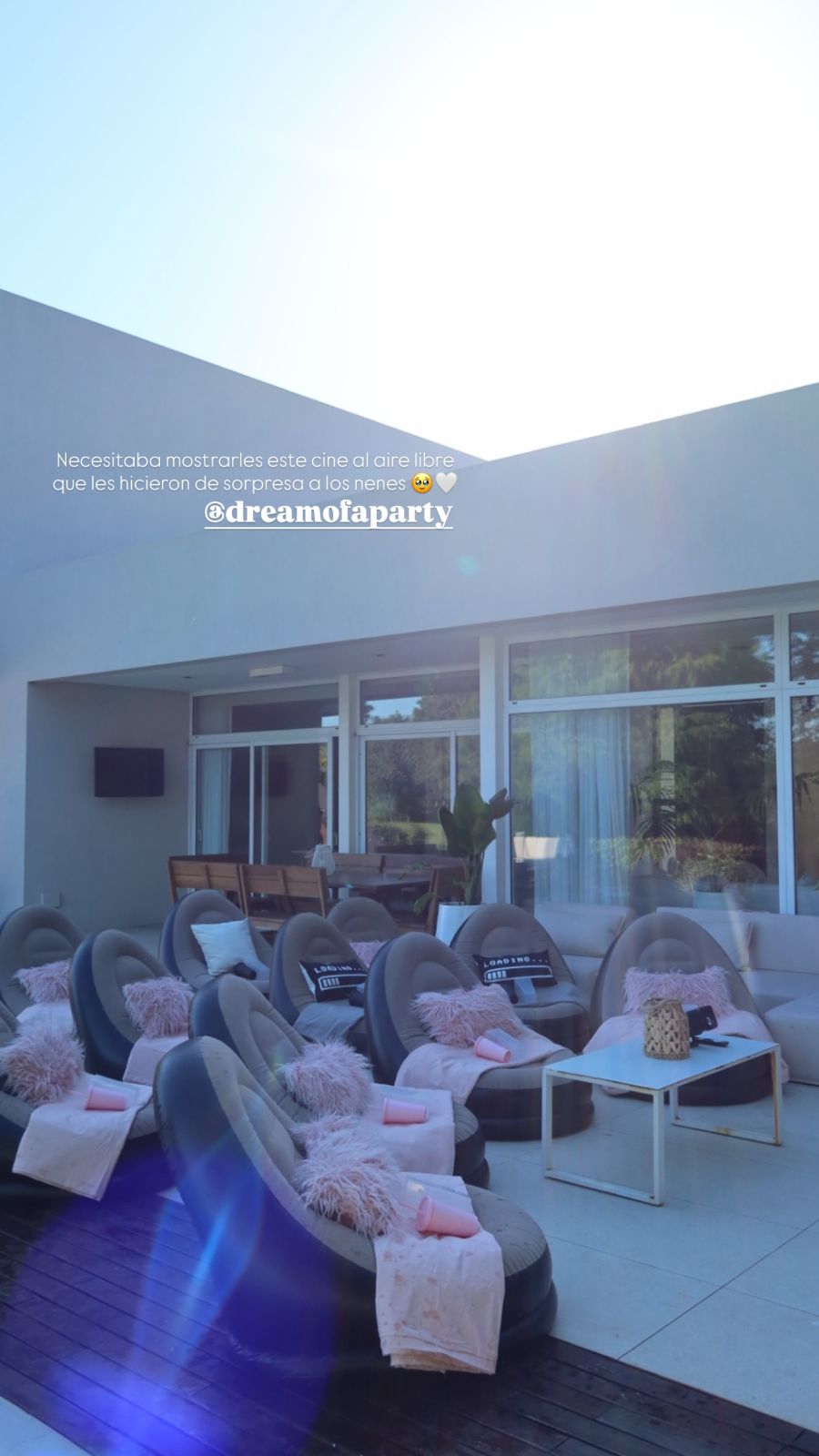 Cami Homs organizó una pijama para su hija Francesca