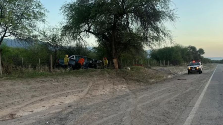 El ex intendente de Londres perdió el control de su camioneta, chocó contra un árbol y murió