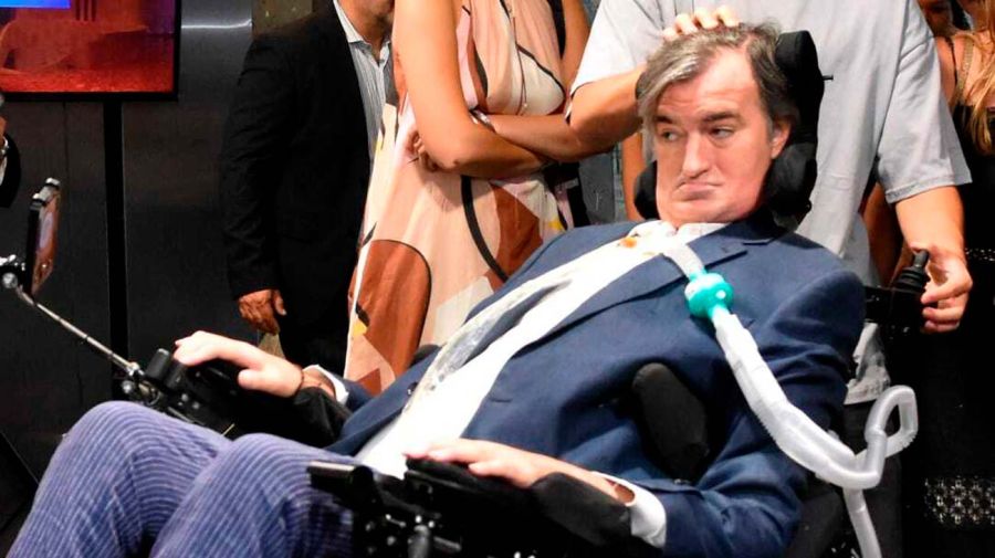 Esteban Bullrich en los Premios Perfil 22122025