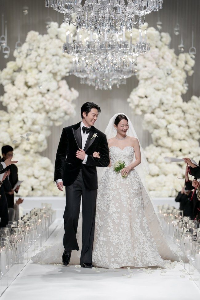 Kim Woo Bin y Shin Min Ah casados