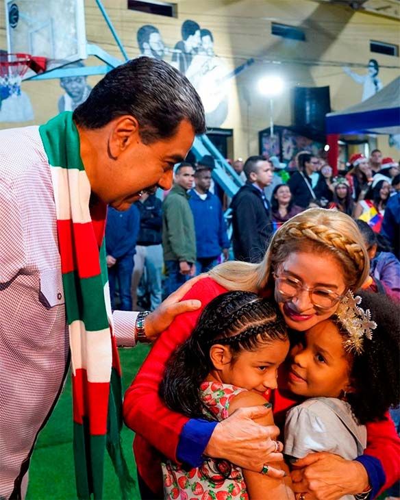 El presidente Nicolás Maduro y la primera combatiente Cilia Flores 24122025