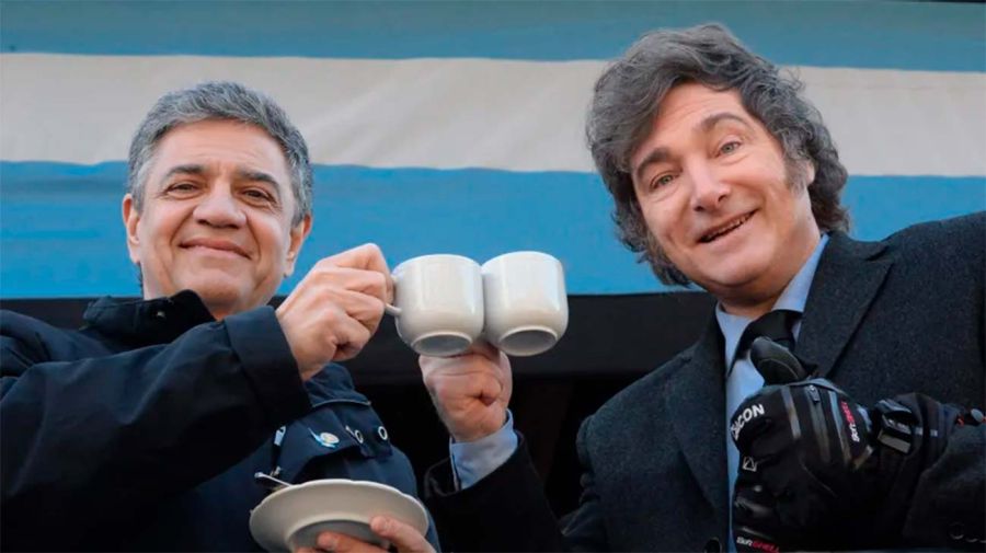 Jorge Macri y Javier Milei en el desfile militar por el 25 de Mayo