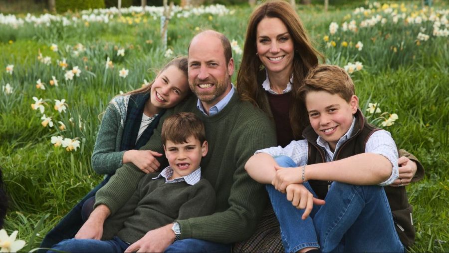 La princesa Charlotte, el príncipe William, Kate Middleton, el príncipe Louis y el príncipe George