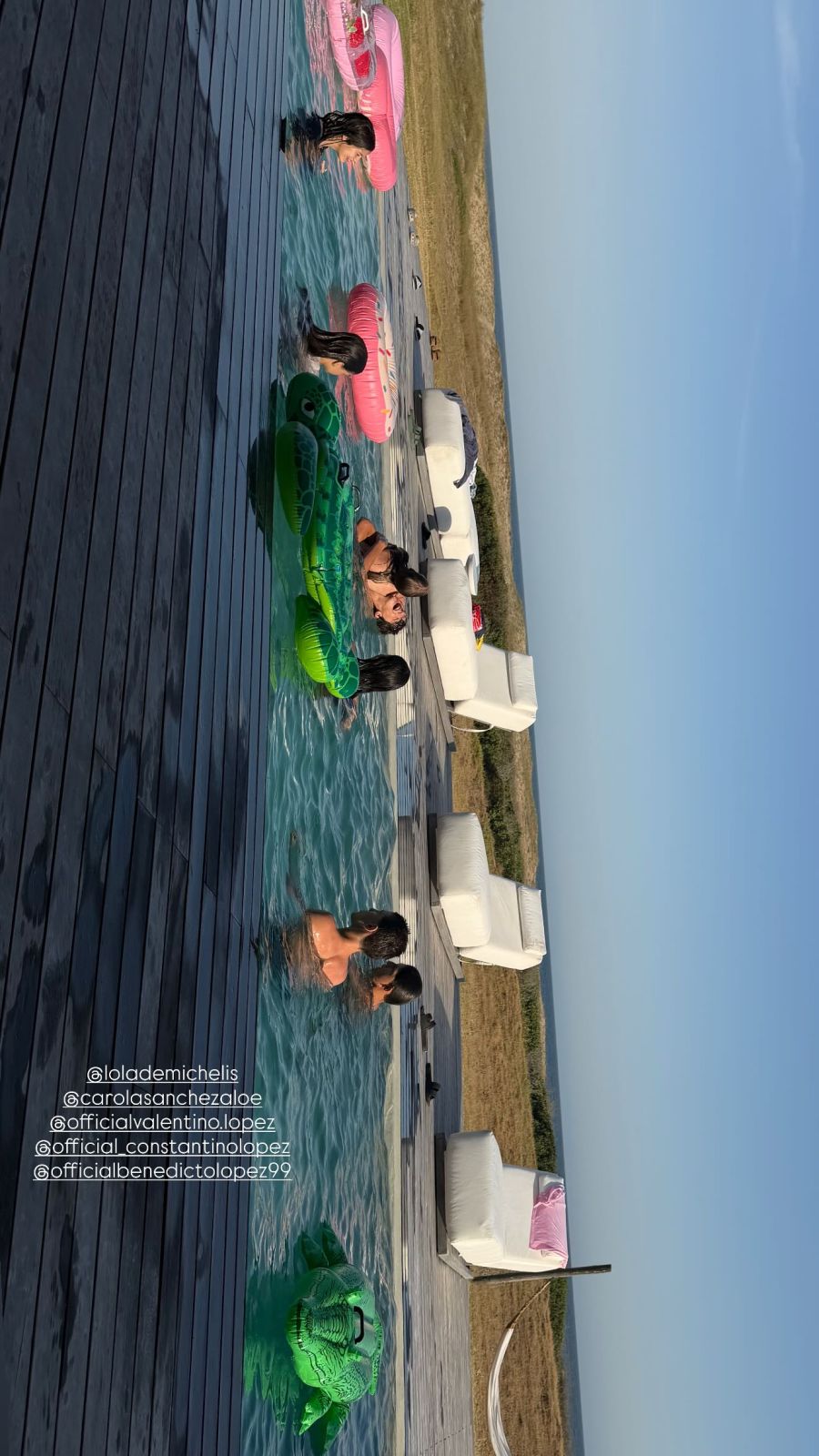 Piscina de Wanda Nara