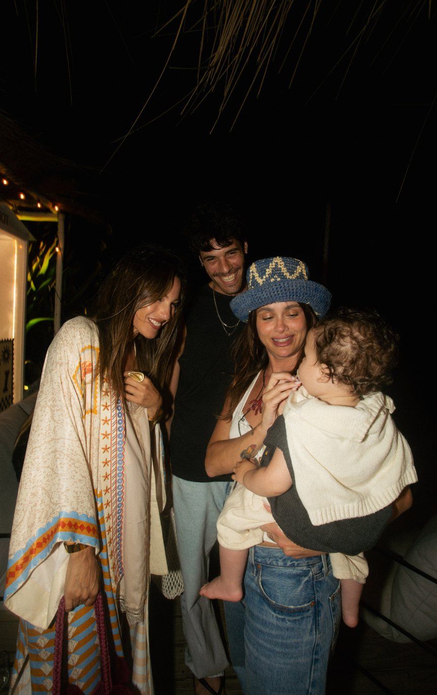 Todas las fotos del evento de Anushka Elliot