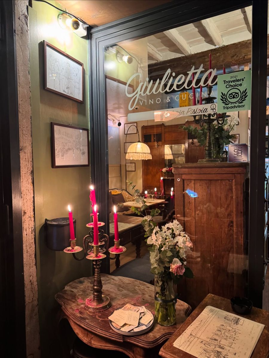 Así fue el exclusivo cumpleaños de Rocío Robles en Roma