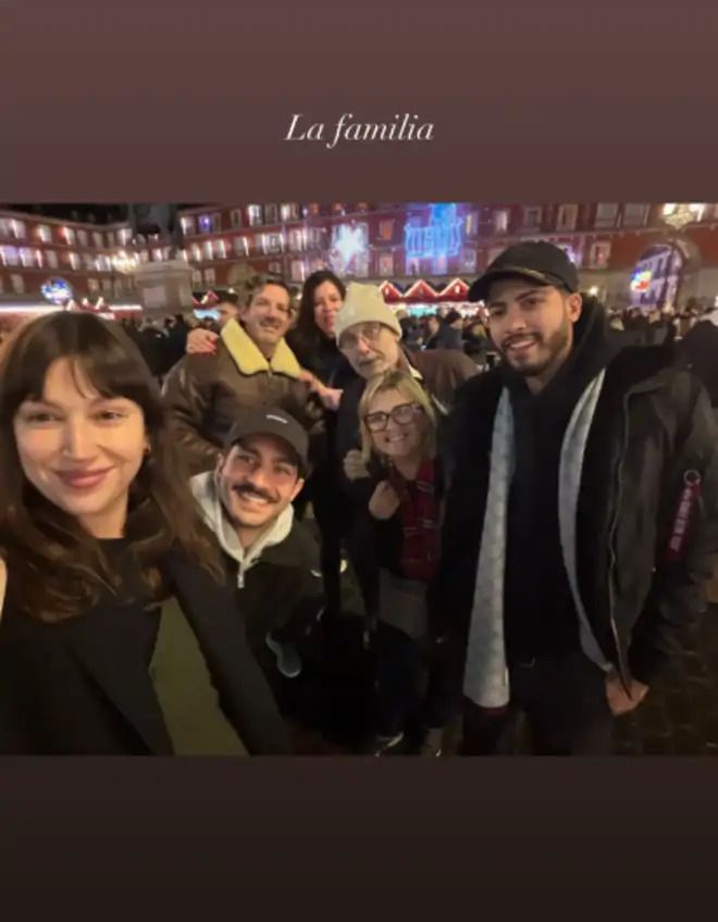 A semanas de convertirse en padres, el Chino Darín y Úrsula Corberó se refugian en su familia española