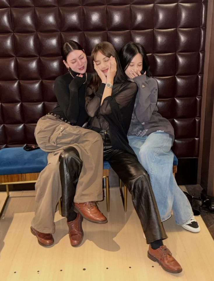 Ayaka Miyoshi, Lisa y Mina